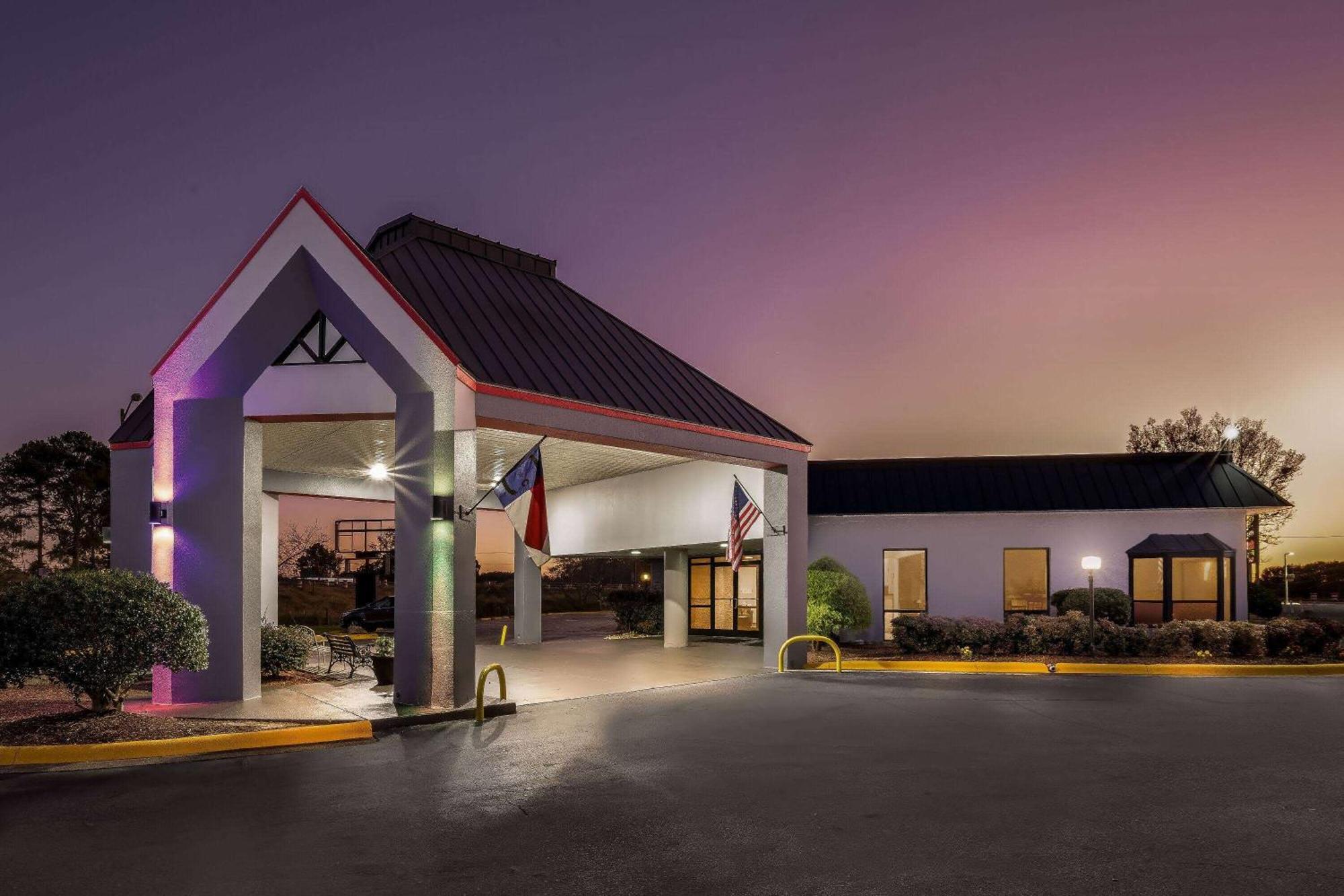 Super 8 By Wyndham Garysburg/Roanoke Rapids Hotel Exterior foto