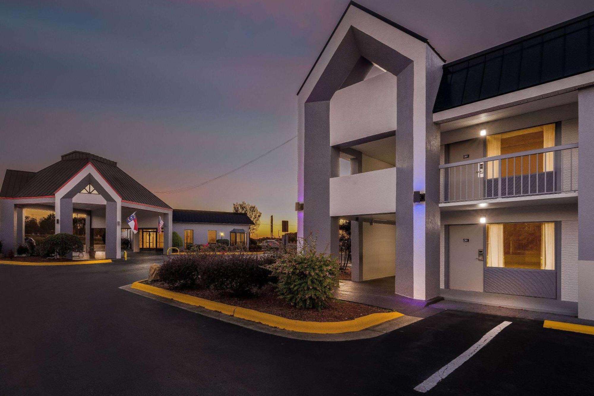 Super 8 By Wyndham Garysburg/Roanoke Rapids Hotel Exterior foto